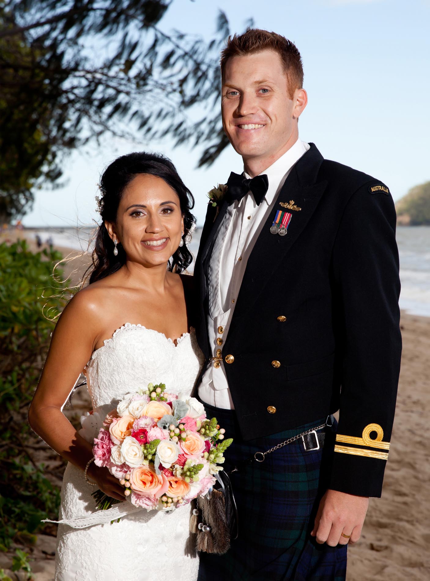 Palm Cove wedding Photographer captures beautiful wedding images at sarayi Palm Cove.