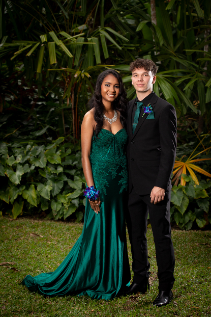 Cairns Formal Photographer nathan kelly Creates beautiful fashion magazine style formal photographs