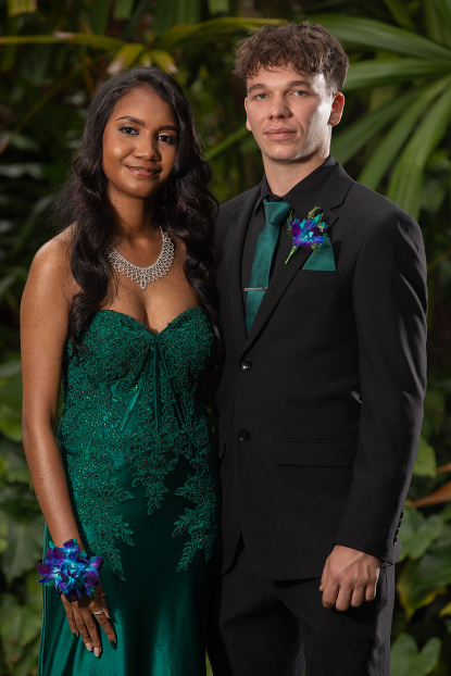 Cairns Formal Photographer nathan kelly Creates beautiful fashion magazine style formal photographs