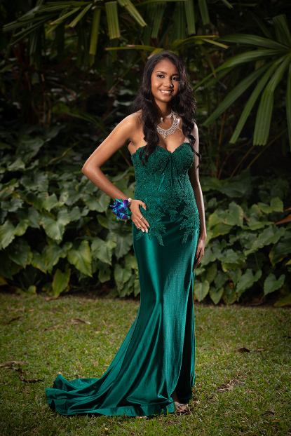 Cairns Formal Photographer nathan kelly Creates beautiful fashion magazine style formal photographs