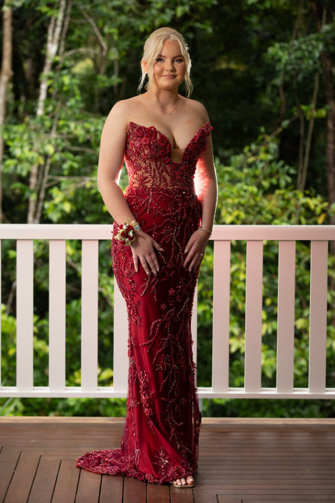 Cairns formal Photographer Nathan Kelly captures timeless and elegant images of Maddie and Joe for the St Monica